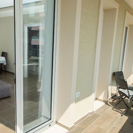 Apartment Te Kalua Sarandë エクステリア 写真